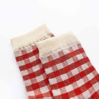 Prugasti pamuk crvene kratke čarape, Ženske Rešetkasta Svakodnevne Trešnje voće Prosječna Čarapa Ženska moda Ženski crtani djevojke Trg Sox